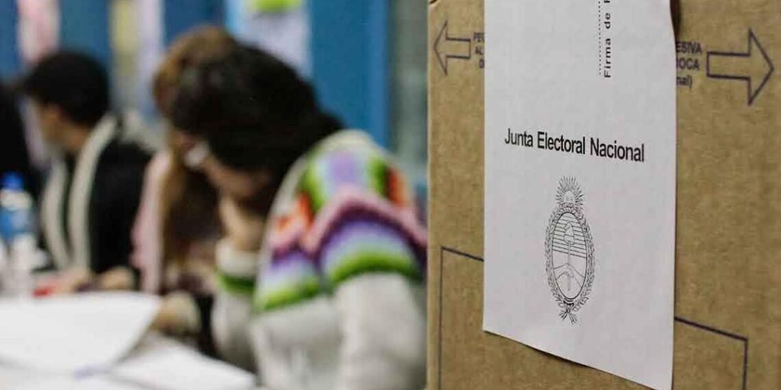 La ineperada ayuda de Milei a Kicillof para armar las elecciones desdobladas de PBA que cuestiona el kirchnerismo