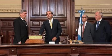 Los hilos a la vista: Agustín Laje, la batalla cultural y los vínculos del Gobierno con el Opus Dei