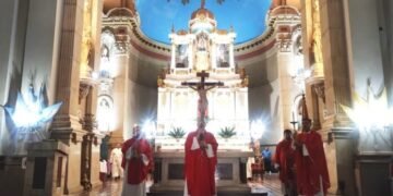 Profunda celebración de la Pasión del Señor en la Catedral de Catamarca