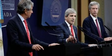 Caputo negó que se trate de un blanqueo y se quejó por una pregunta sobre su patrimonio