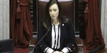 En una sesión con final abierto, el Senado discute la votación de la ley de Ficha Limpia