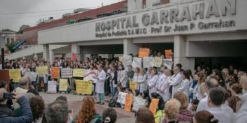 Los trabajadores del Garrahan denuncian que el Gobierno no hizo una oferta de mejora salarial: «Encima de pagarte muy poco, tratan de ensuciarte»