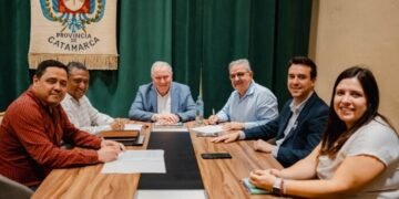 Provincia y municipio de Antofagasta firmaron convenio para avanzar con viviendas y obras en la Puna