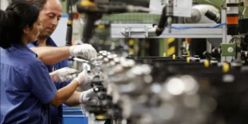 Pymes registraron un leve repunte en abril, pero alertan por márgenes reducidos y caída mensual