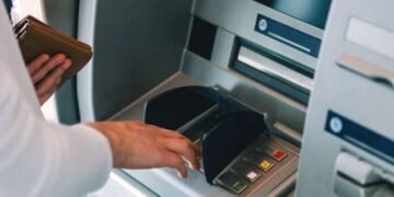 Retiros por cajero: bancos actualizan límites diarios y ofrecen aumentos vía online