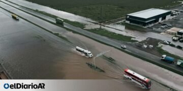 Temporal en provincia de Buenos Aires: más de 2.500 evacuados, rutas cortadas y 10 municipios en alerta roja