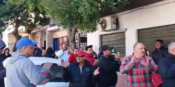 Trabajadores de la construcción se concentran frente al sindicato Uocra