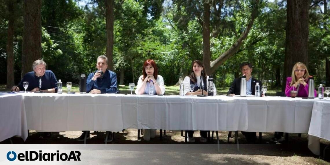 Cristina y Kicillof buscan armar una mesa con Massa e intendentes para repartirse los lugares en las listas