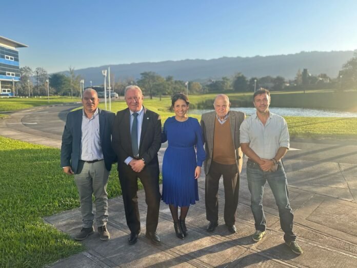 Dusso mantuvo una reunión con empresarios de Tucumán y Córdoba