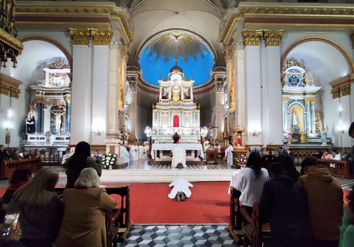 La Diócesis celebró con gozo la ordenación diaconal de Carlos Daniel Bazán
