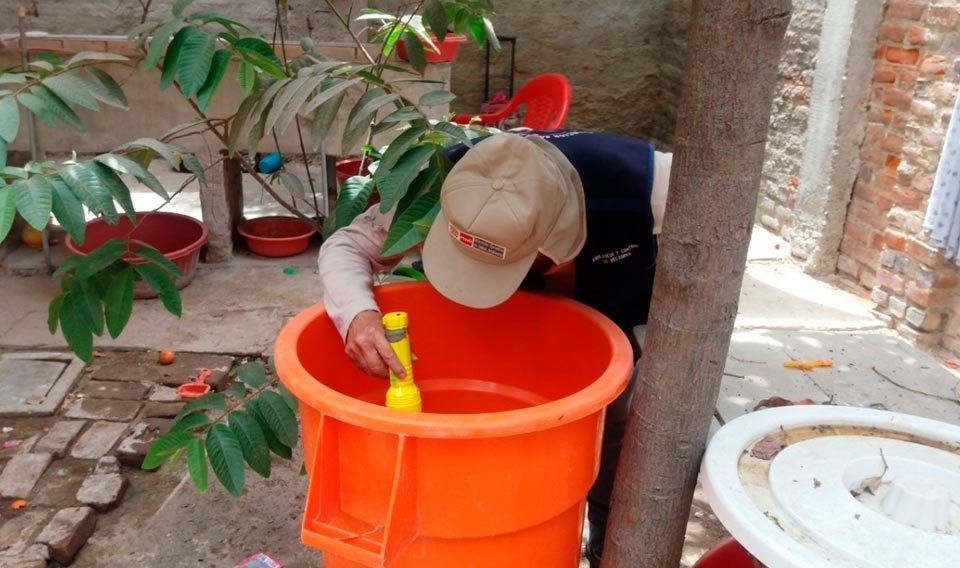 Refuerzan el control focal contra el dengue: operativo semanal en barrios del sur capitalino