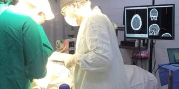 Se realizó por primera vez en la Sistema Público de Salud una neurocirugía