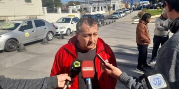 Taxistas autoconvocados manifestaron su malestar ante el avance del debate por Uber en el Concejo