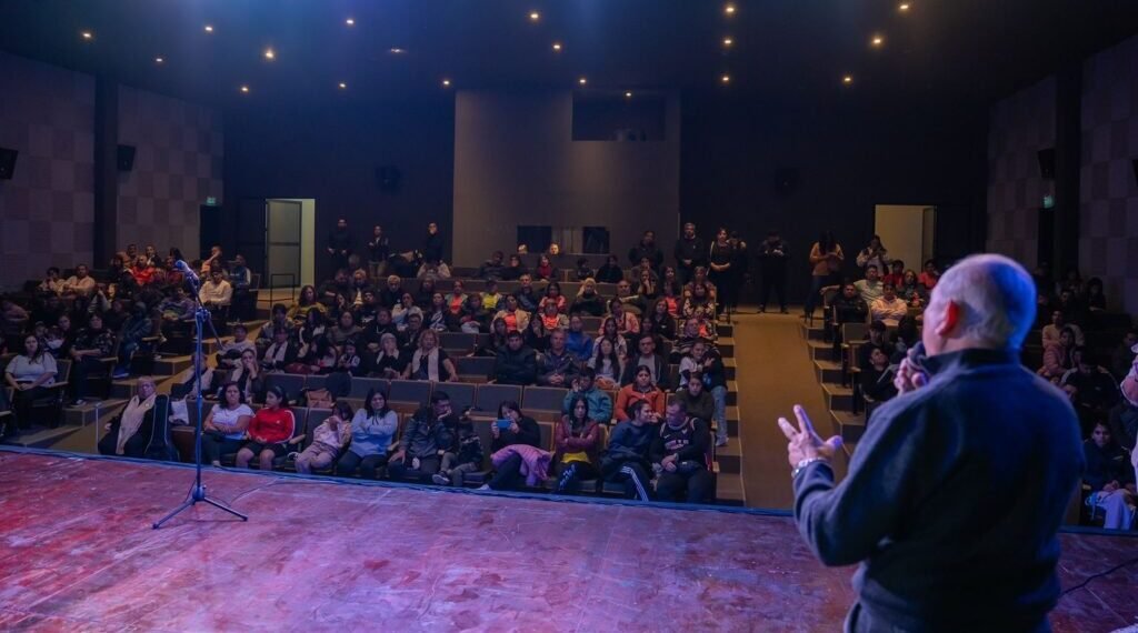 Valle Viejo lanza una amplia agenda de talleres gratuitos para promover la inclusión, el arte y el desarrollo personal