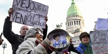 Derrota legislativa y guerra abierta: Milei vetará las leyes votadas y acusa al Senado de un “golpe institucional”