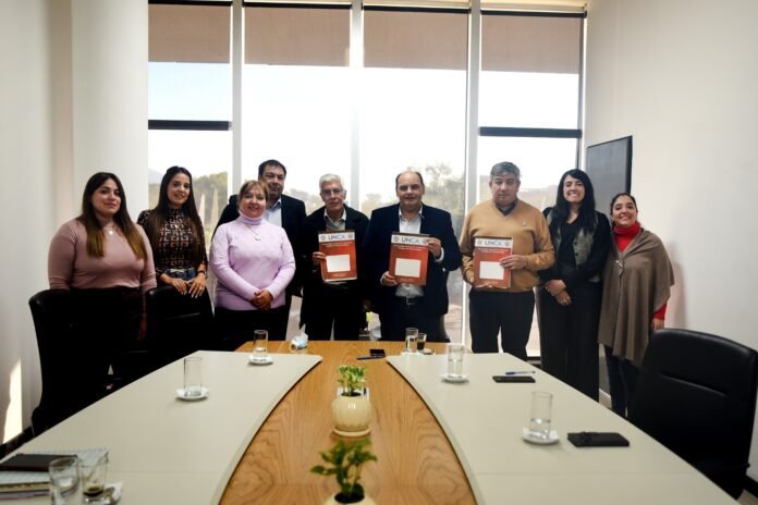 La Capital lanza nuevas diplomaturas universitarias para fortalecer la formación docente