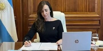 La vicepresidenta viene a la inauguración del Poncho