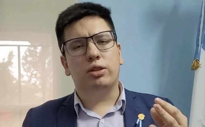 Renunció un concejal libertario en Salta tras ser acusado de extorsión sexual a una empleada