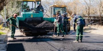 Con el objetivo de mejorar la infraestructura vial para los vecinos, se ejecuta el Plan de Asfaltado en Valle Viejo