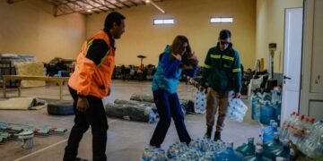 Continúa la contención de los vecinos y reparación de daños en Laguna Blanca