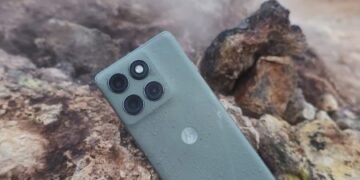 El motorola edge 60 pro, en manos de un fotógrafo profesional en el increíble paisaje y exigente clima de Islandia
