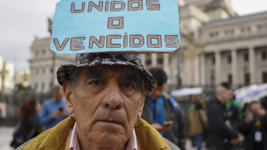 Mientras la interna libertaria acumula fracasos, la oposición se prepara para asestarle más derrotas al Gobierno