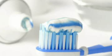 ANMAT mantiene la prohibición de una crema dental tras miles de casos en Argentina y Brasil
