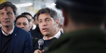 Piedrazos, piñas y amenazas entre libertarios y opositores