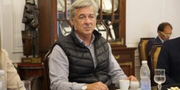 Productores acusan a Milei y Caputo de hacer una “jugada magistral” con «los vivos de siempre, que se llenaron los bolsillos con el lomo» de los trabajadores rurales
