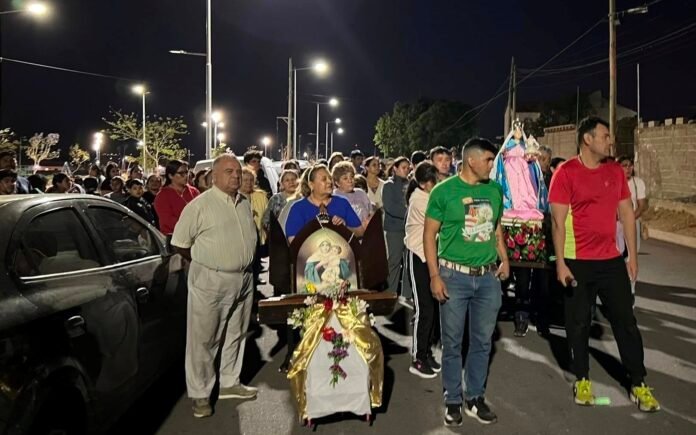 La Virgen del Valle fue recibida con emoción en la escuela preuniversitaria Fray Mamerto Esquiú