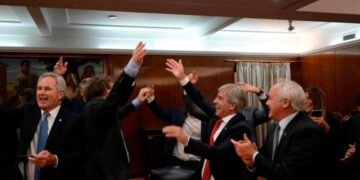 Quirno canciller: la diplomacia se rinde ante la economía y el Palacio San Martín se rebela en silencio