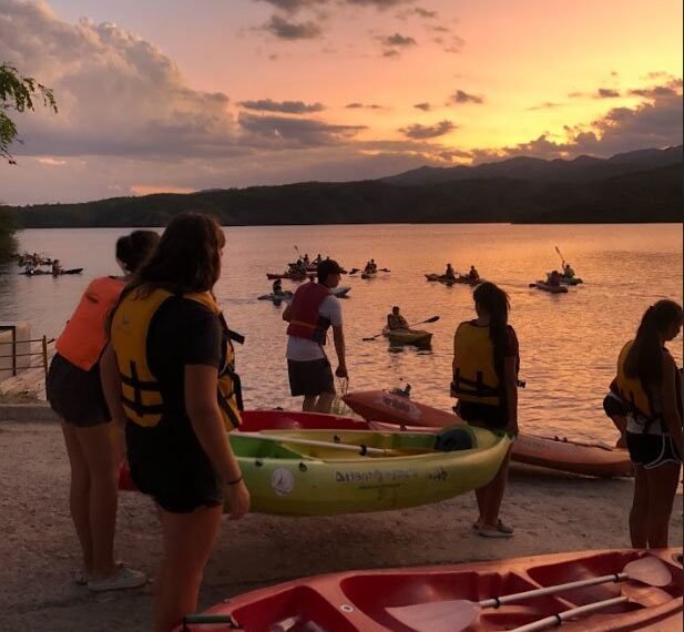 Travesía bajo la luna llena en El Jumeal: una experiencia para vivir la naturaleza desde el agua