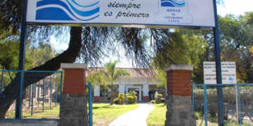 Aguas de Catamarca implementa medidas para mitigar la presencia de algas en el Dique Las Pirquitas