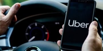 Capital impulsa una tasa de $50.000 por vehículo para Uber y otras aplicaciones