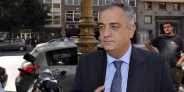 Despiden a la hermana de Calvete, pero resiste su yerno de la mano de Santiago Caputo