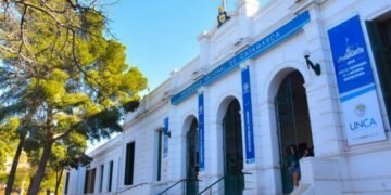 Docentes universitarios continúan con medidas de fuerza en la UNCA