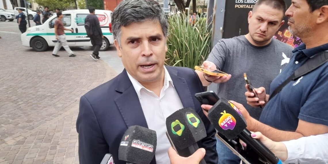 El ministro Nicolás Rosales Matienzo encabezó la Expo Tec en la Semana de la Educación Técnica