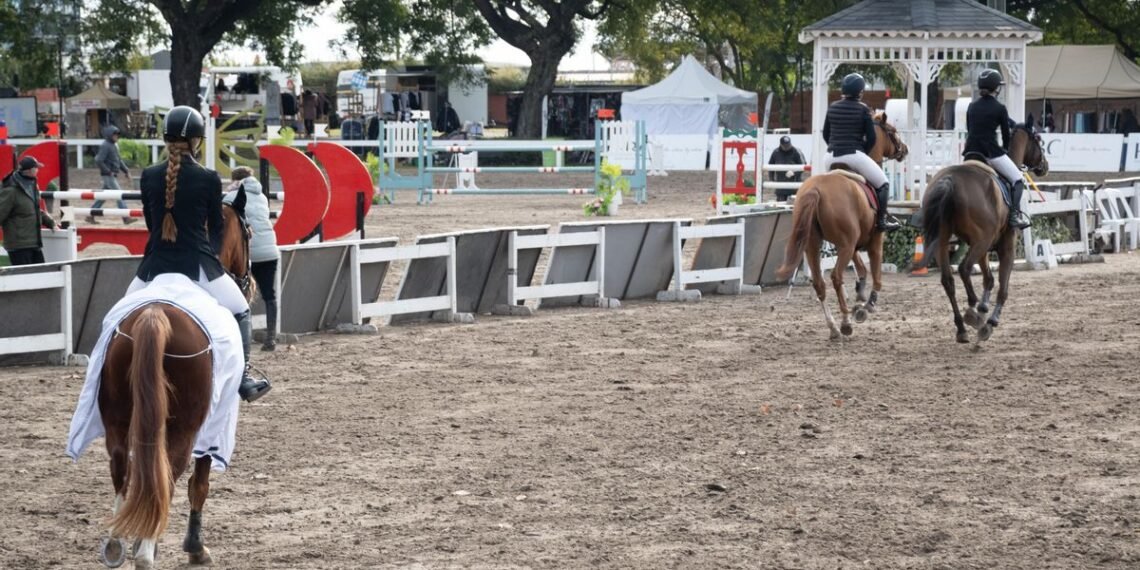 El reconocido jinete e instructor hípico Augusto Fraschina fue denunciado en dos casos de presunto abuso sexual