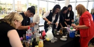 Entregaron certificados a 83 nuevos bartenders internacionales
