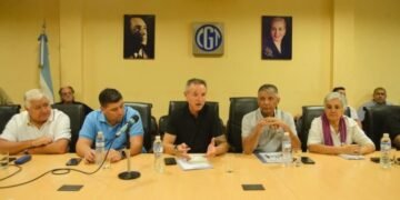 La CGT se reunió con diputados del PJ para fijar una postura común frente a la reforma laboral