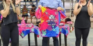 Los Altos Municipio entregó nueva indumentaria a la Escuela Formativa de Zumba