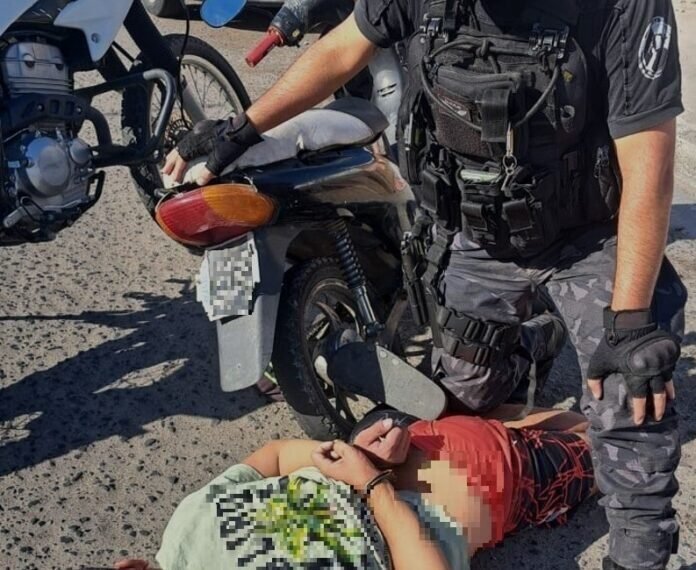 Una mujer fue apuñalada durante un intento de robo y hay un detenido