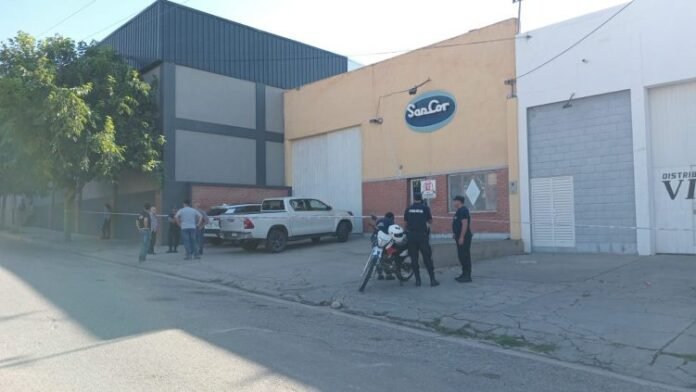 Andalgalá: encuentran sin vida a dos personas en el interior de un local comercial