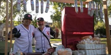 Feria Emprender y Mercado Itinerante: propuestas navideñas de emprendedores locales en Plaza La Alameda