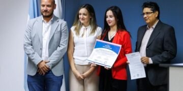 La Capital y la UNCA entregaron certificados del curso de Protección y Control Ambiental