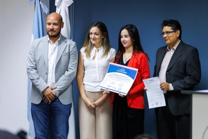 La Capital y la UNCA entregaron certificados del curso de Protección y Control Ambiental
