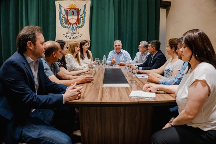Legisladores se reunieron con Jalil para analizar la posible convocatoria a Sesiones Extraordinarias
