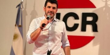 Leonel Chiarella fue elegido nuevo presidente de la UCR y se convierte en el titular más joven en la historia del partido