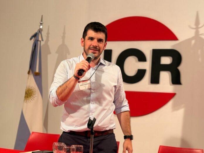 Leonel Chiarella fue elegido nuevo presidente de la UCR y se convierte en el titular más joven en la historia del partido
