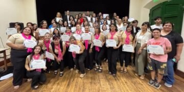 Más de 100 egresados en el cierre anual de los talleres de oficios con Certificación Oficial Foto del contacto